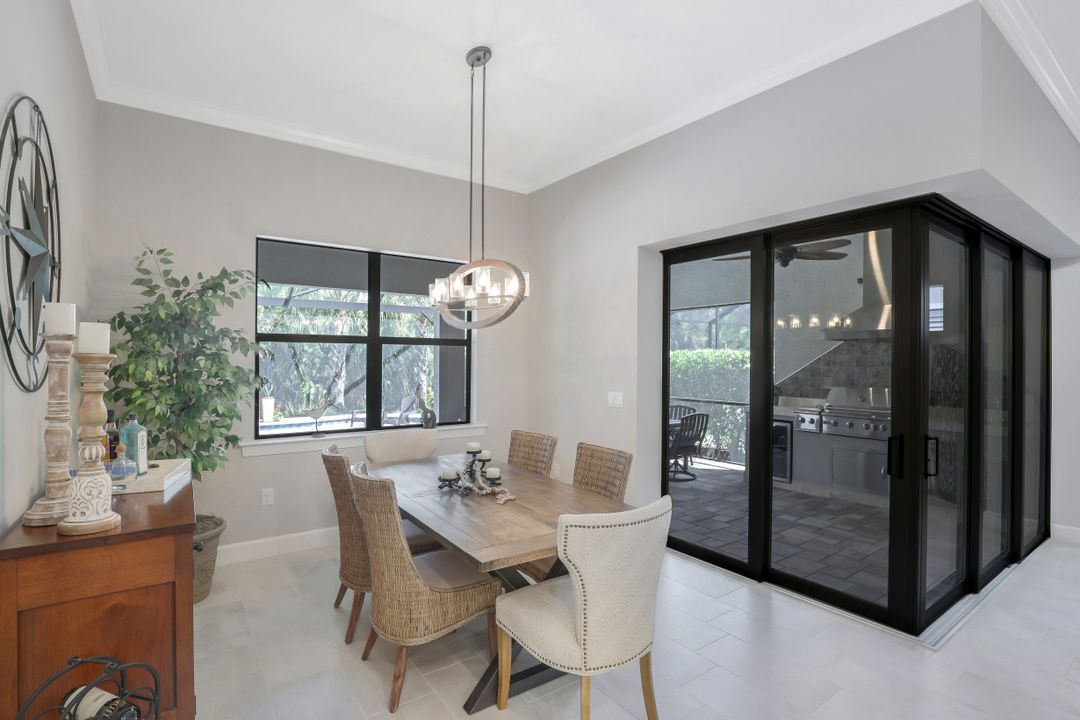 9383 Greyhawk Trl, Naples, FL 34120