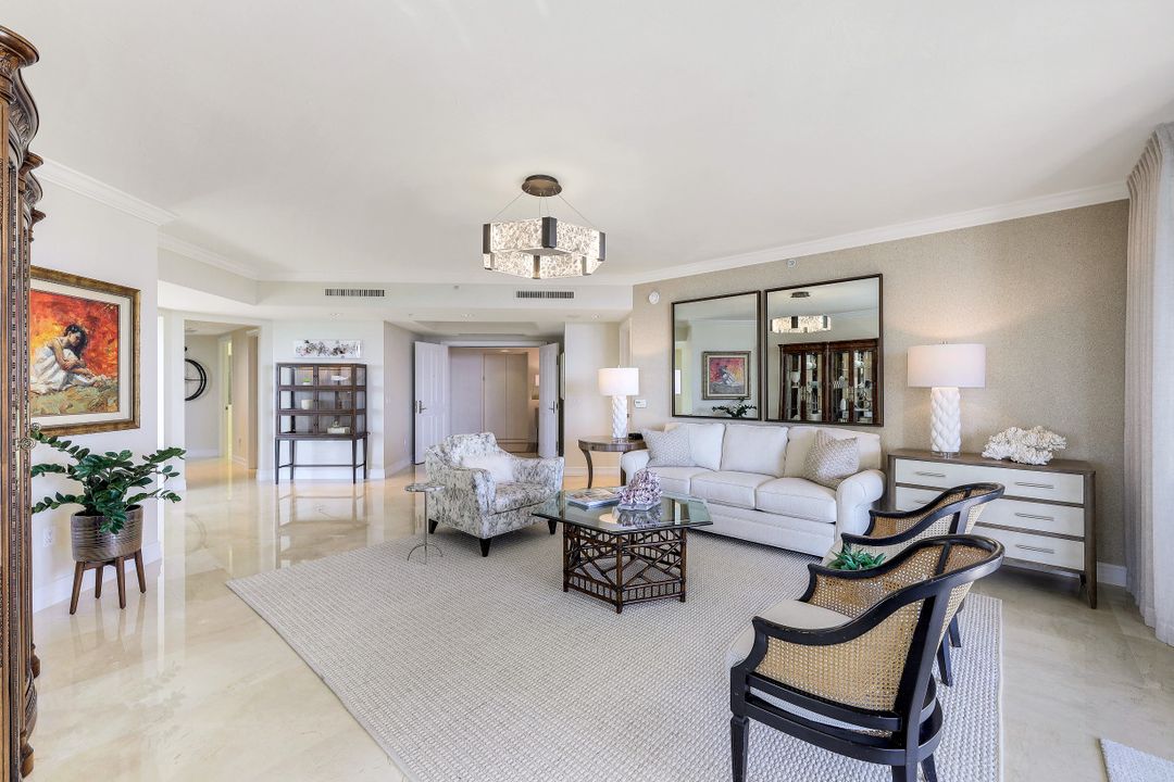 1060 Borghese Ln  #906, Naples, FL 34114