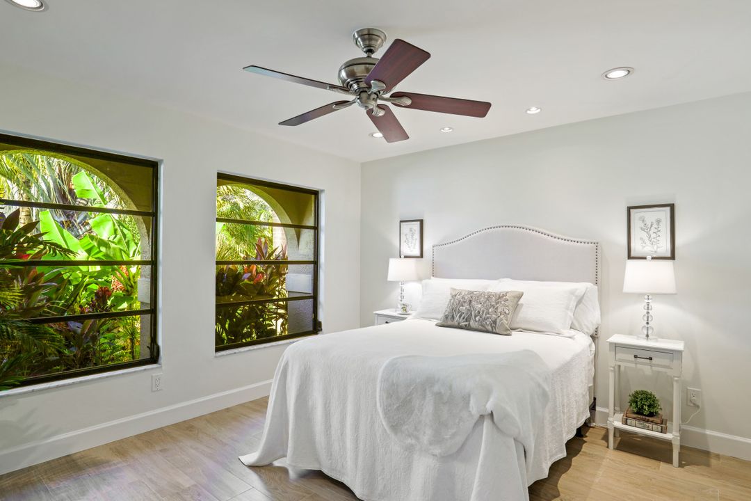 640 98th Ave N, Naples, FL 34108