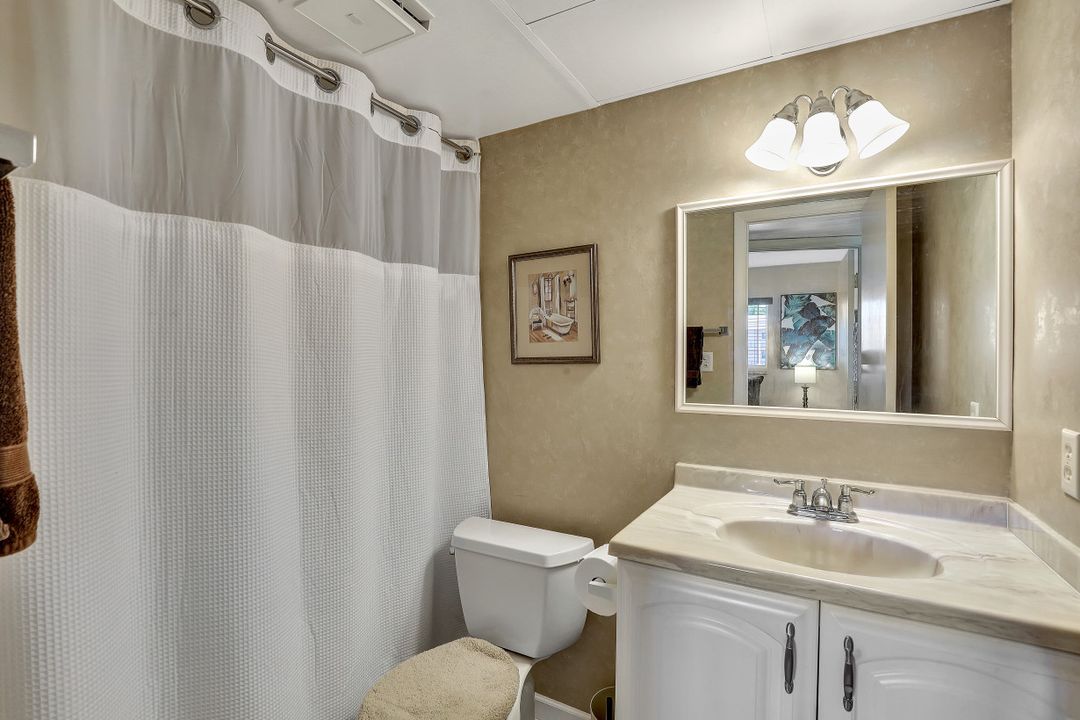 190 Turtle Lake Ct #203, Naples, FL 34105