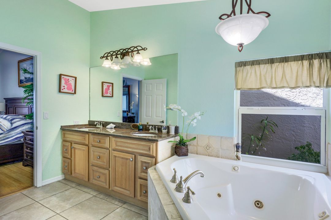 1222 SW 54th St, Cape Coral, FL 33914