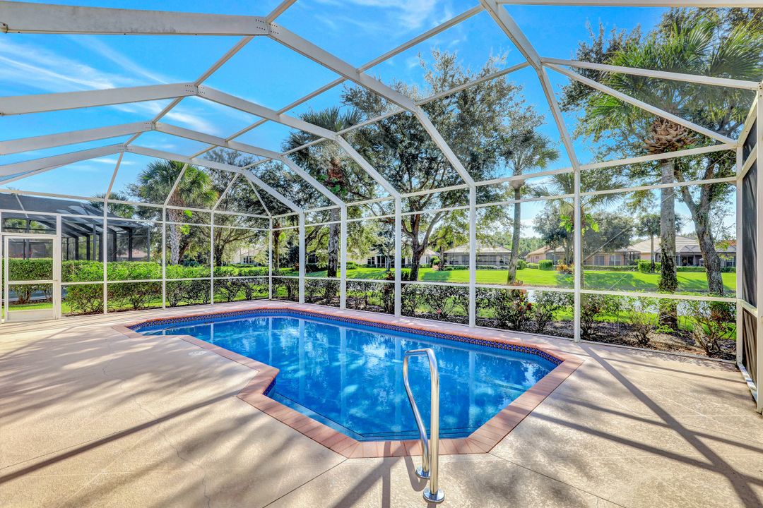 6474 Waverly Green Way, Naples, FL 34110