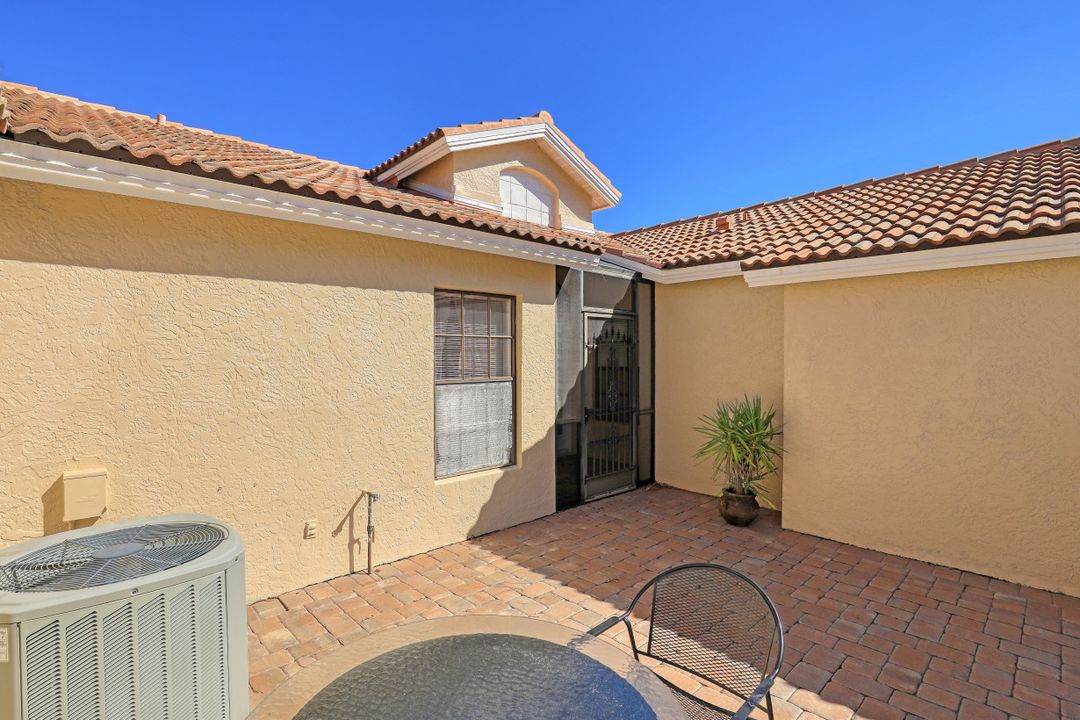 12727 Maiden Cane Ln, Bonita Springs, FL 34135