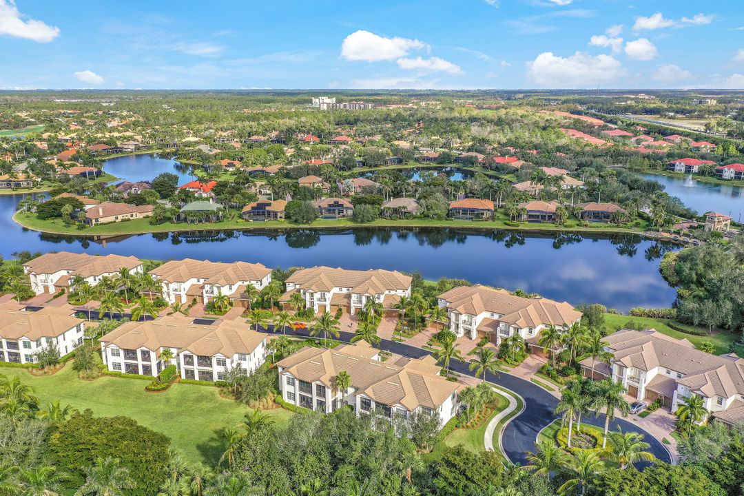 8080 Players Cove Dr Unit 102, Naples, FL 34113