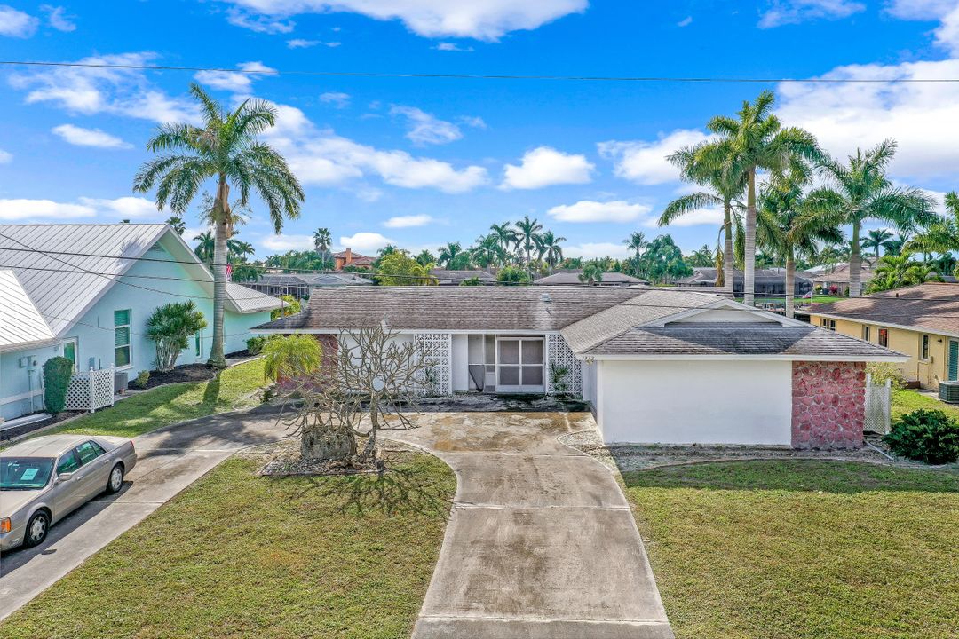 1932 SE 35th St, Cape Coral, FL 33904