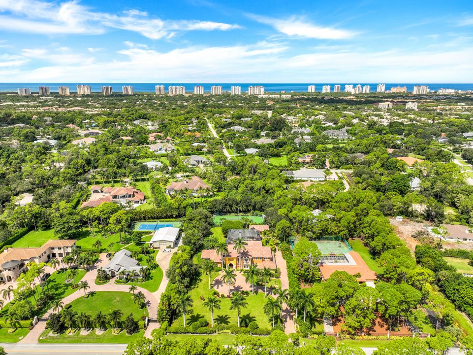 683 Hickory Rd, Naples, FL 34108