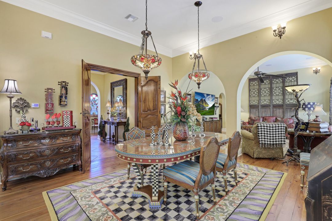 353 Chancery Cir, Naples, FL 34110