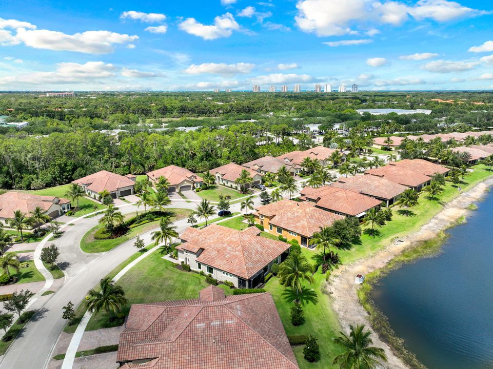 9160 Isla Bella Cir, Bonita Springs, FL 34135