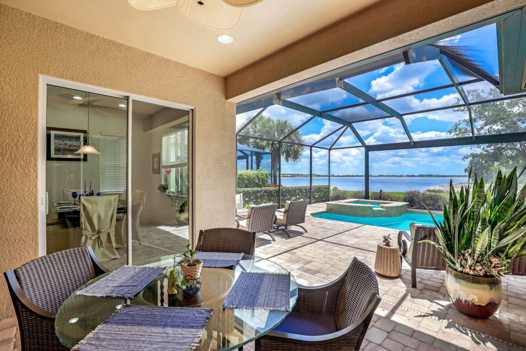 9415 Quarry Dr, Naples, FL 34120