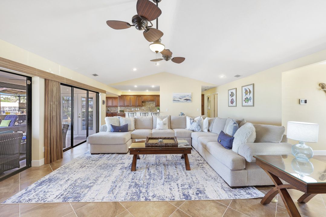 1427 SW 53rd Ln, Cape Coral, FL 33914