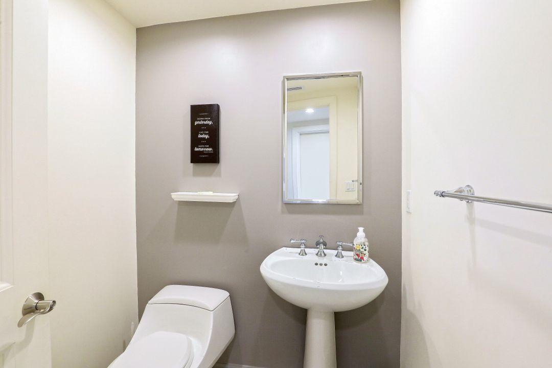 1050 Borghese Ln #804, Naples, FL 34114