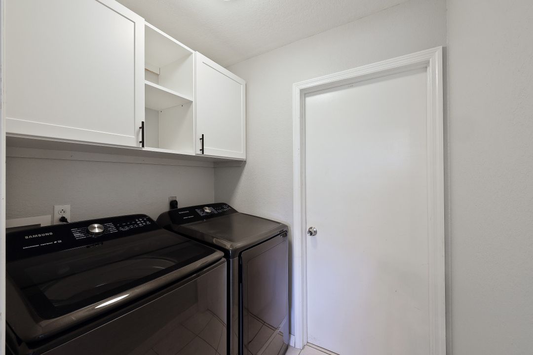 1909 SE 8th Ave, Cape Coral, FL 33990