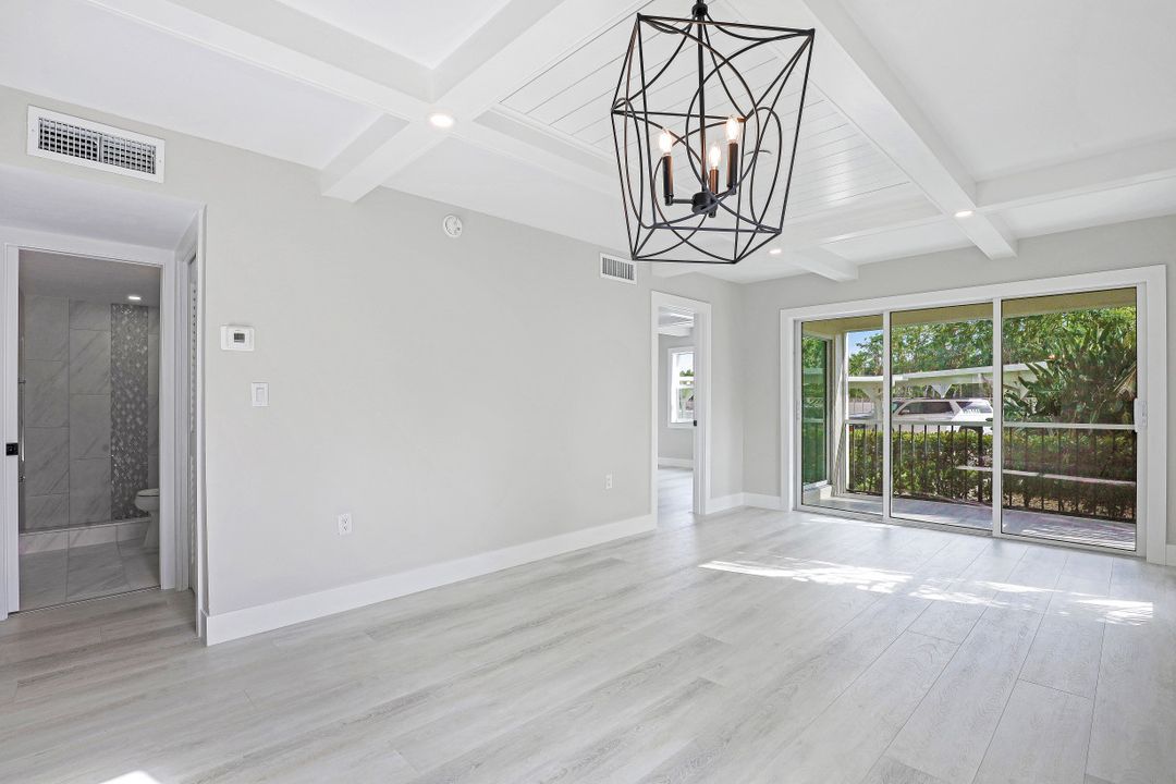 53 High Point Cir W #107, Naples, FL 34103