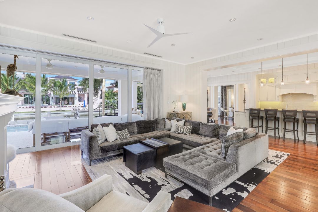 631 17th Ave S, Naples, FL 34102