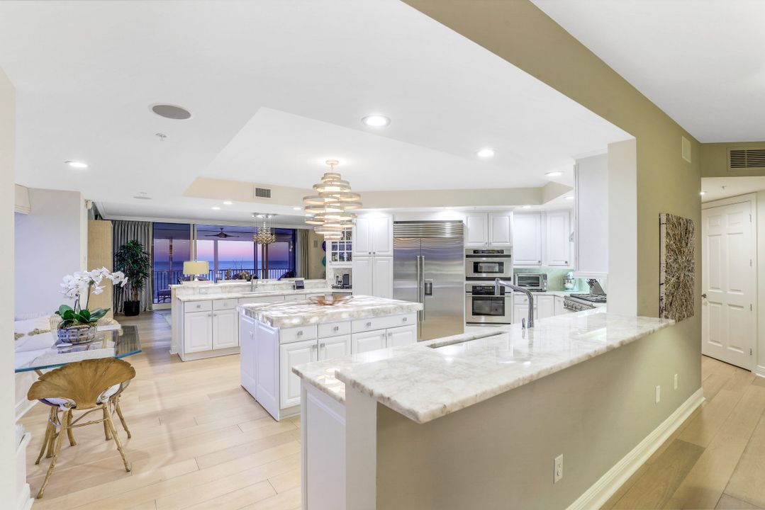 9235 Gulf Shore Dr #501, Naples, FL 34108