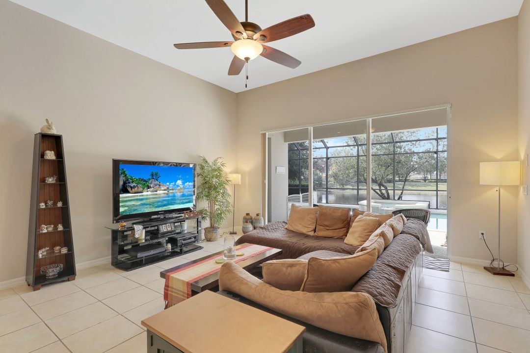 2065 Mandarin Ln, Naples, FL 34120