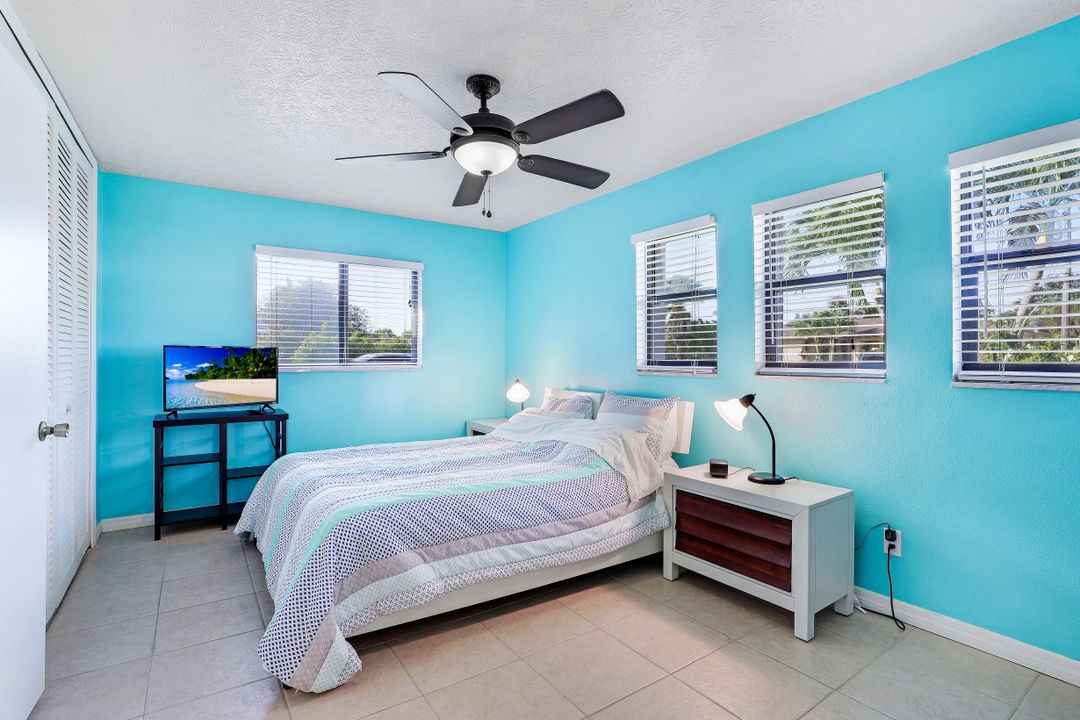 3923 SE 9th Ct, Cape Coral, FL 33904