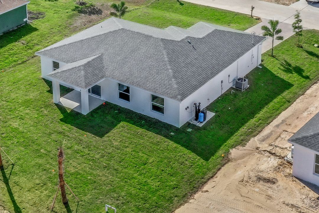 208 NW 28th Terrace, Cape Coral, FL 33993