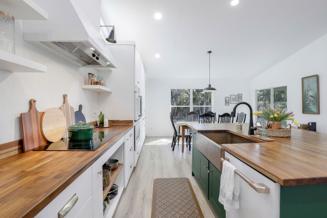 17811 Castle Harbor Dr, Fort Myers, FL 33967