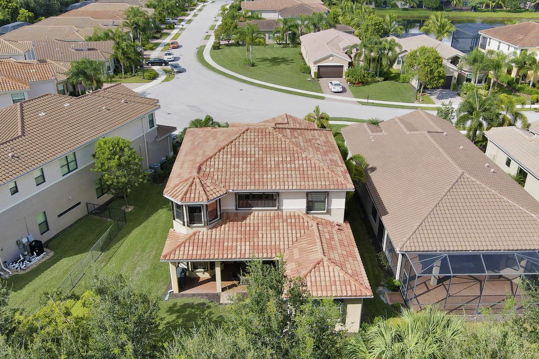 3271 Pacific Dr, Naples, FL 34119