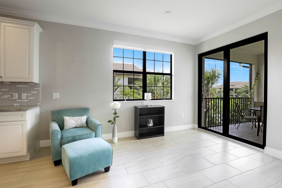 2181 Frangipani Cir  #201, Naples, FL 34120