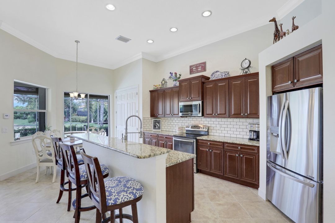 9746 Nickel Ridge Cir, Naples, FL 34120