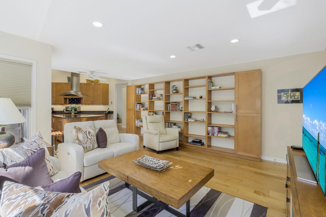 6627 Trident Way, Naples, FL 34108