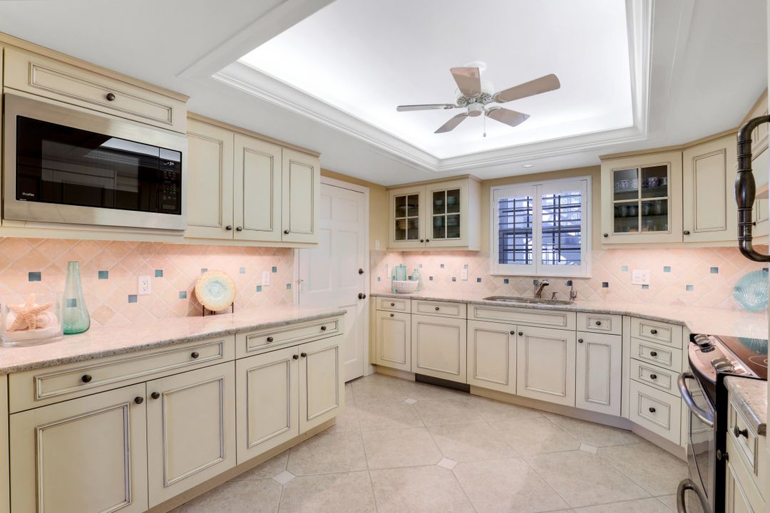 2701 Gulf Shore Blvd N, Villa #3, Naples, FL 34103