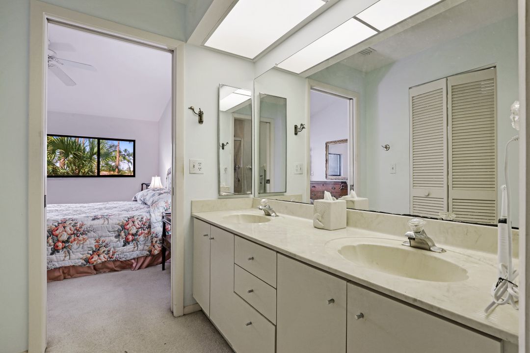 325 Bay Forest Dr #201, Naples, FL 34110