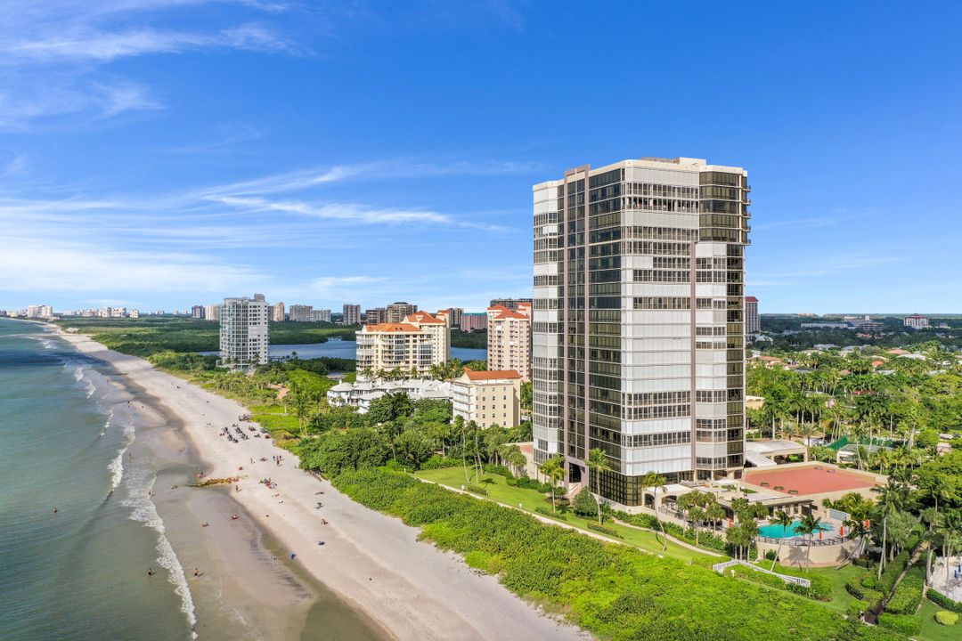4951 Gulf Shore Blvd #302, Naples, FL 34103