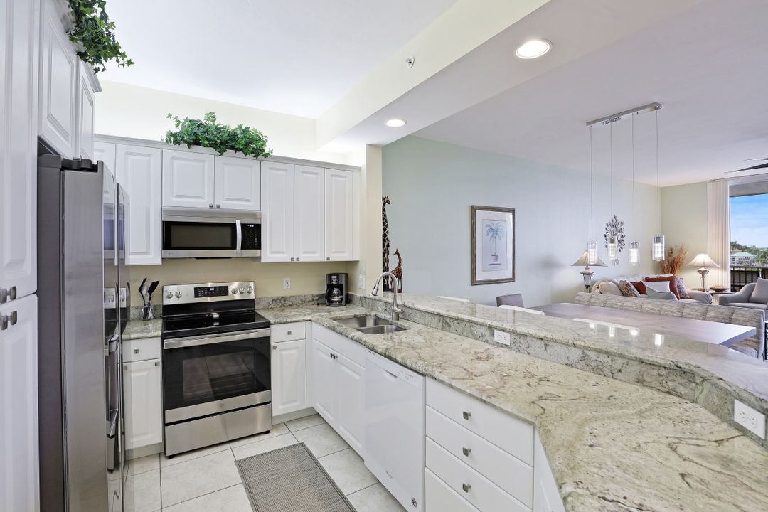 410 Flagship Dr #505, Naples, FL 34108