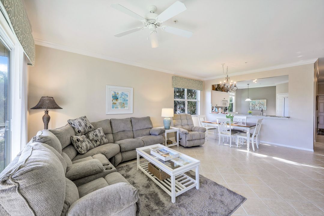 3993 Bishopwood Ct E #206, Naples, FL 34114