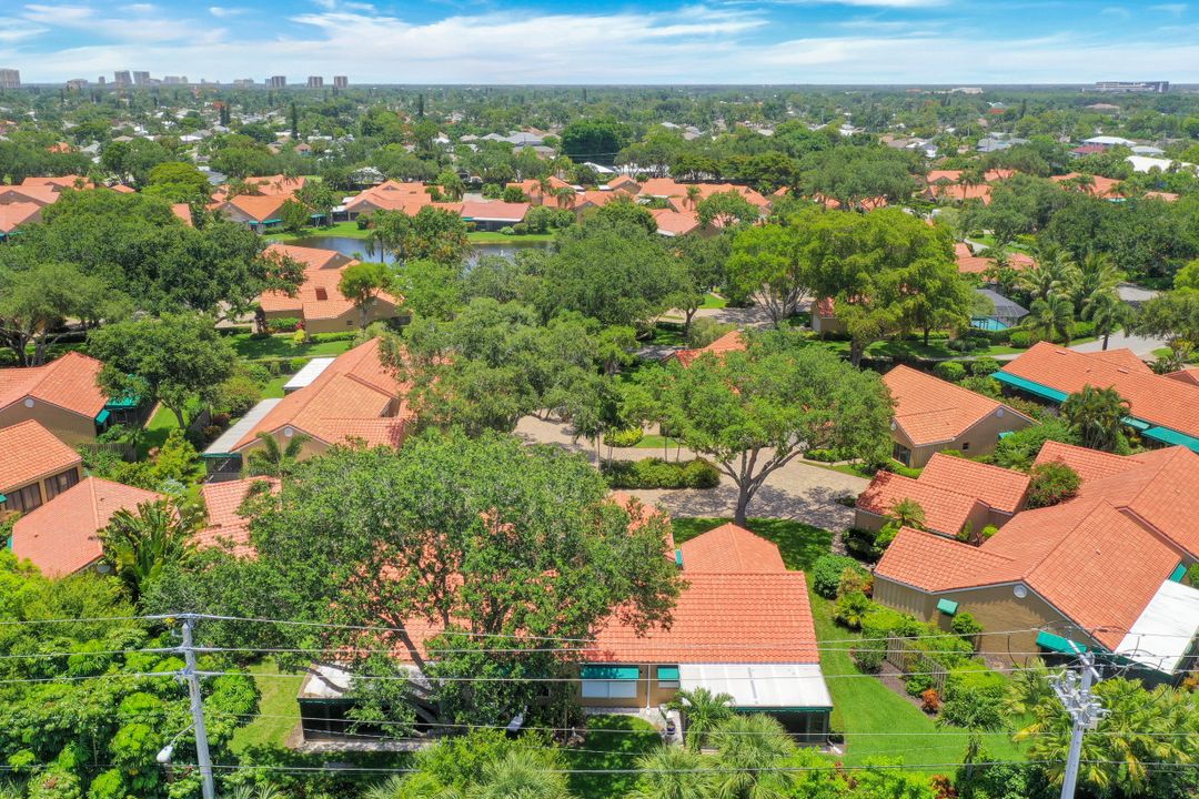 736 Reef Point Cir, Naples, FL 34108