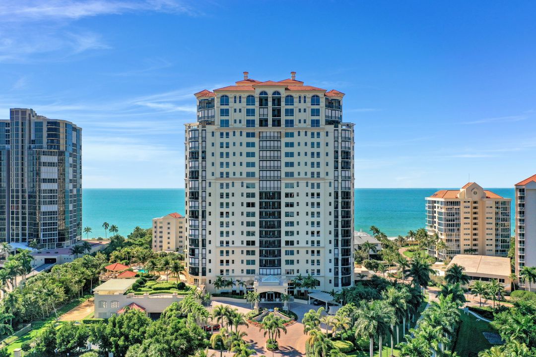 81 Seagate Dr #2001, Naples, FL 34103