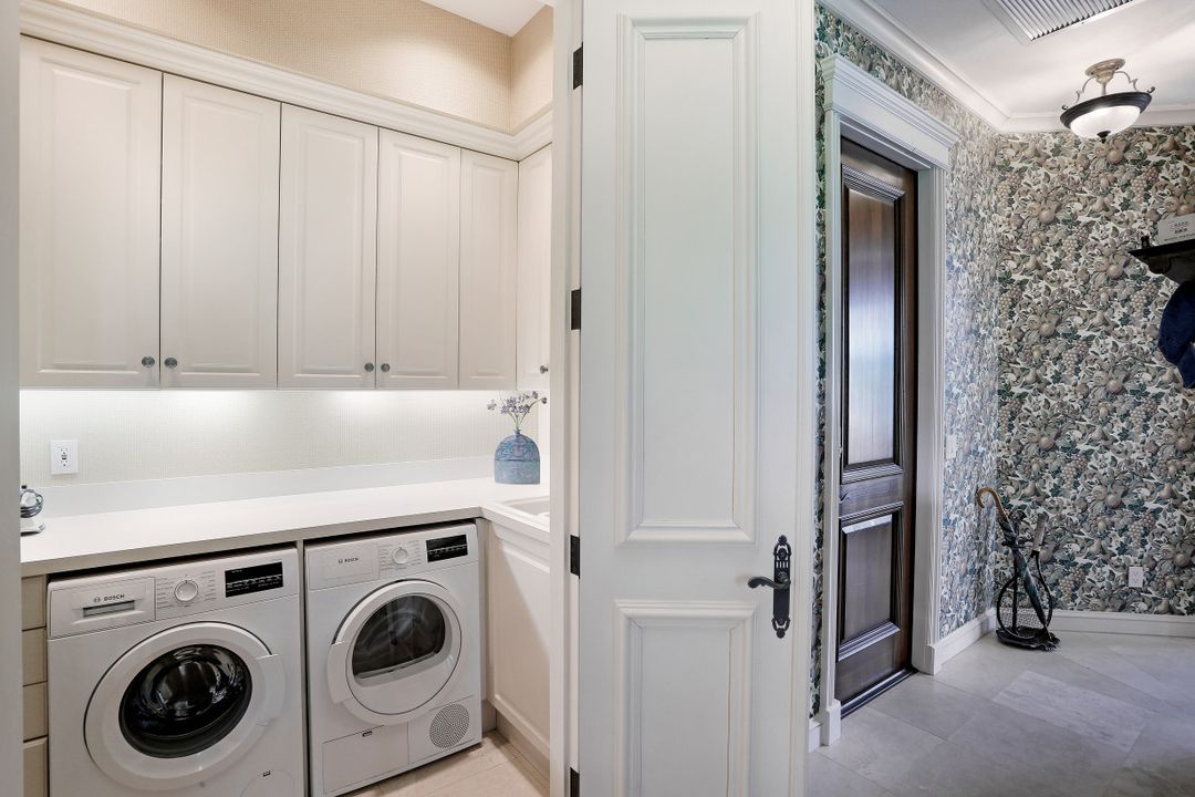 185 Cheshire Way, Naples, FL 34110