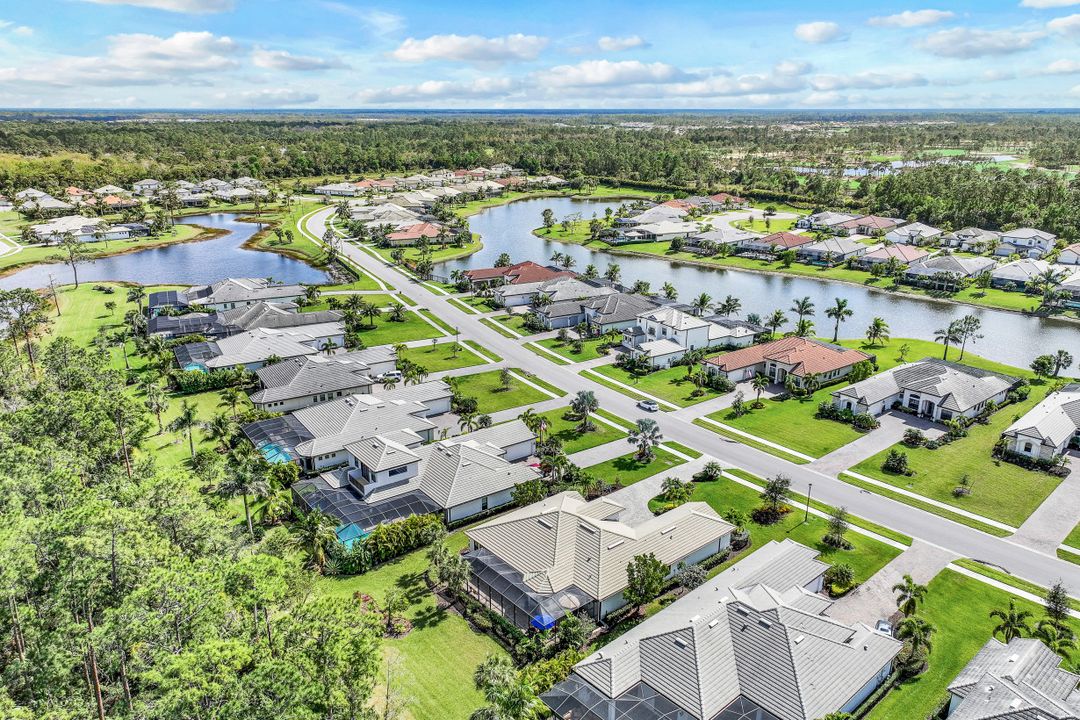 2303 Somerset Pl, Naples, FL 34120