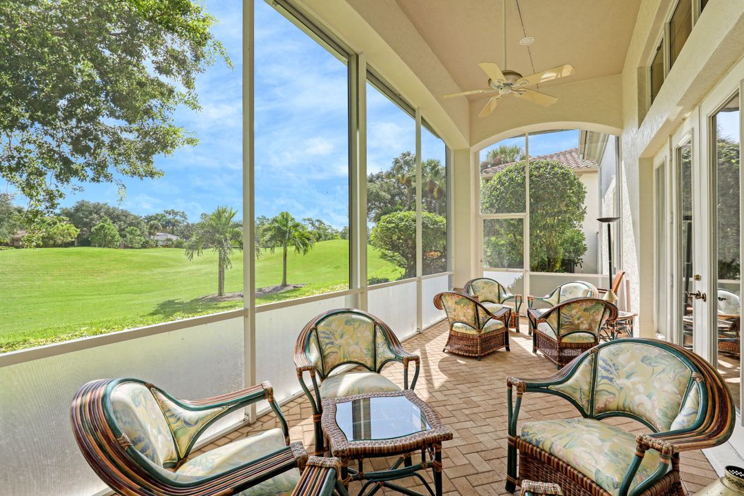 1064 Grand Isle Dr, Naples, FL 34108