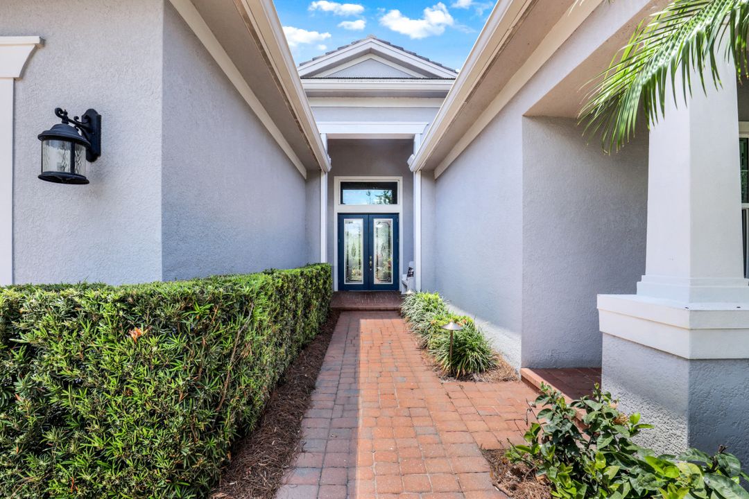13853 Woodhaven Cir, Fort Myers, FL 33905