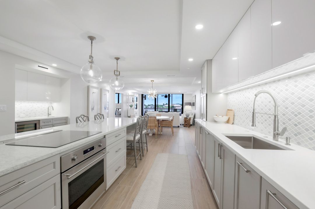 3100 Gulf Shore Blvd N #201, Naples, FL 34103