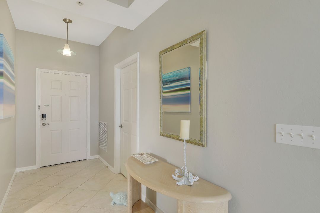 450 Launch Cir #404, Naples, FL 34108