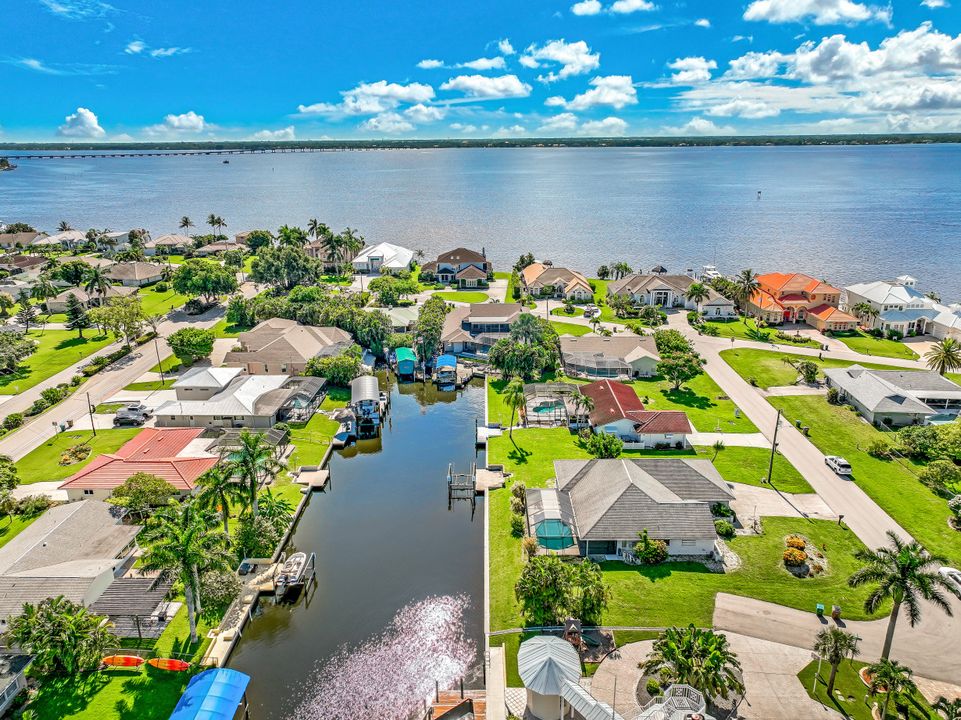 2215 SE 31st St, Cape Coral, FL 33904