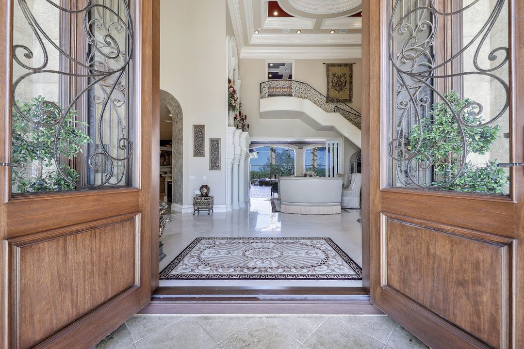 6411 Highcroft Dr, Naples, FL 34119