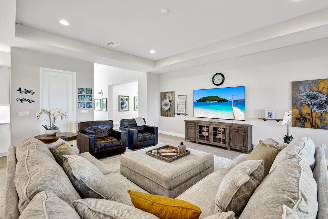 11723 Peony Ter, Naples, FL 34120