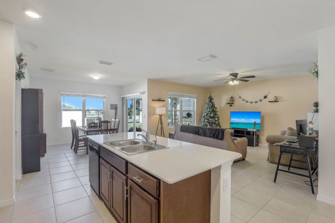 321 NW 11th St, Cape Coral, FL 33993