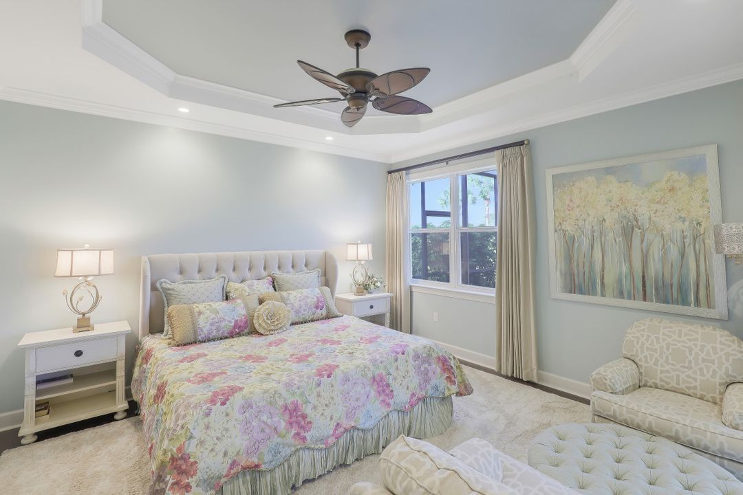 9090 Limestone Ln, Naples, FL 34120