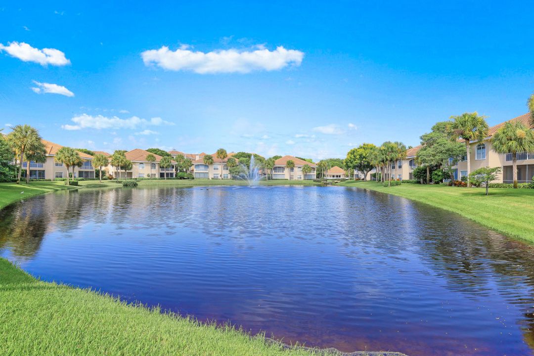 8459 Abbington Cir #9-922, Naples, FL 34108