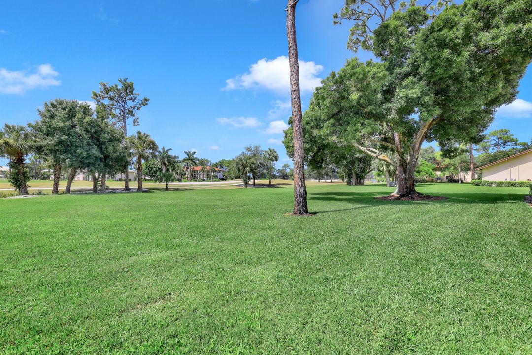 574 Augusta Blvd, Naples, FL 34113