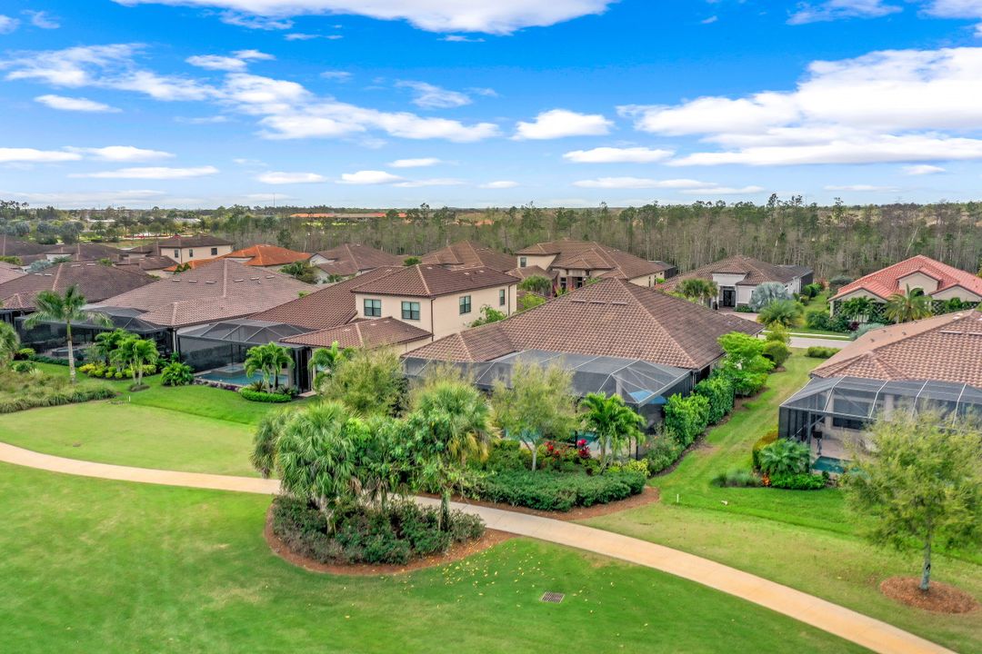 9067 Sorreno Ct, Naples, FL 34114