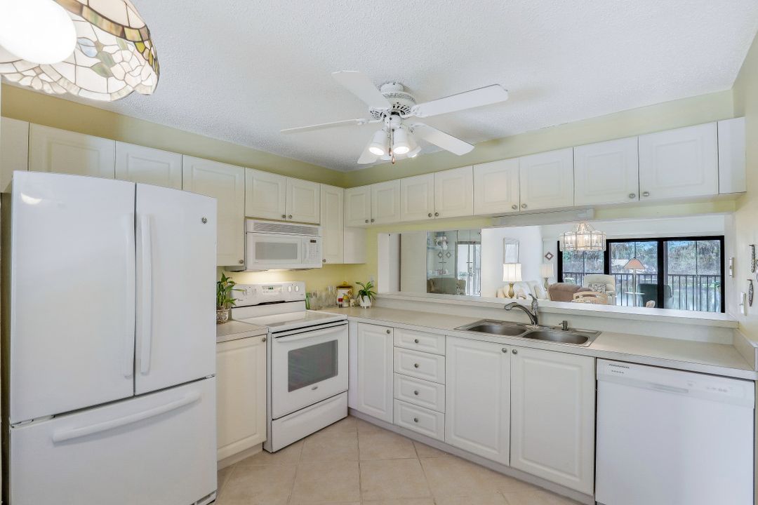 5784 Deauville Cir #B-302, Naples, FL 34112