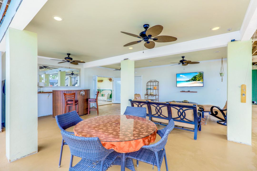 1660 Winterberry Dr, Marco Island, FL 34145